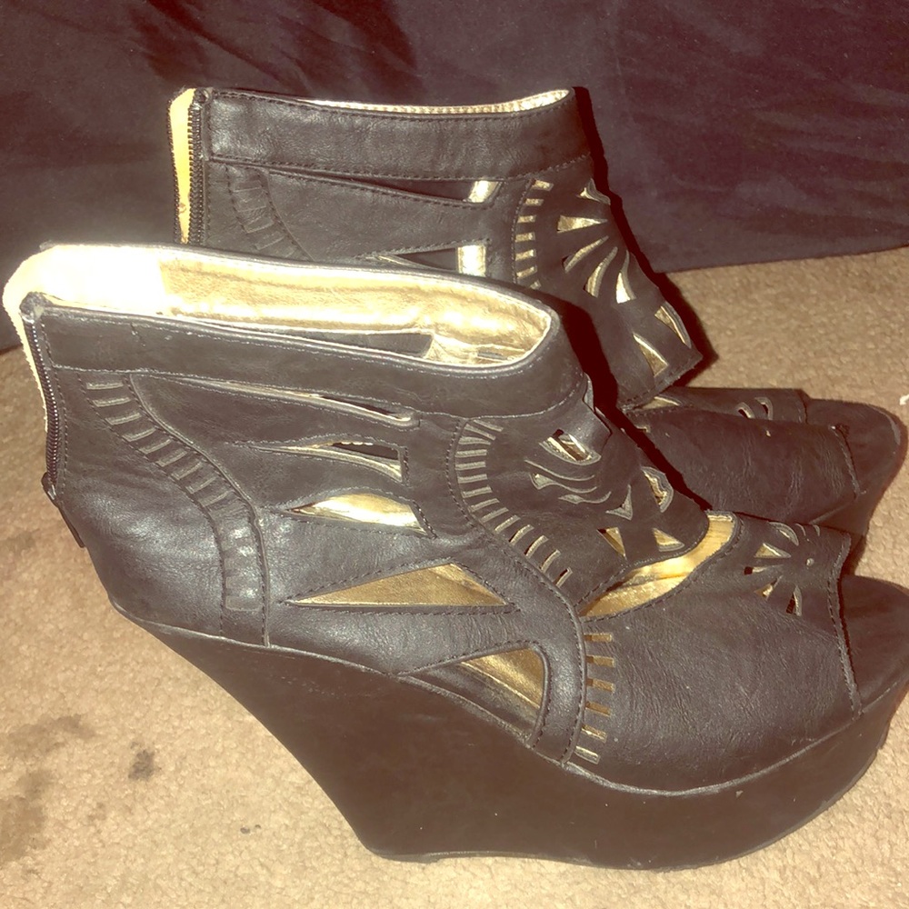 Wedge heels